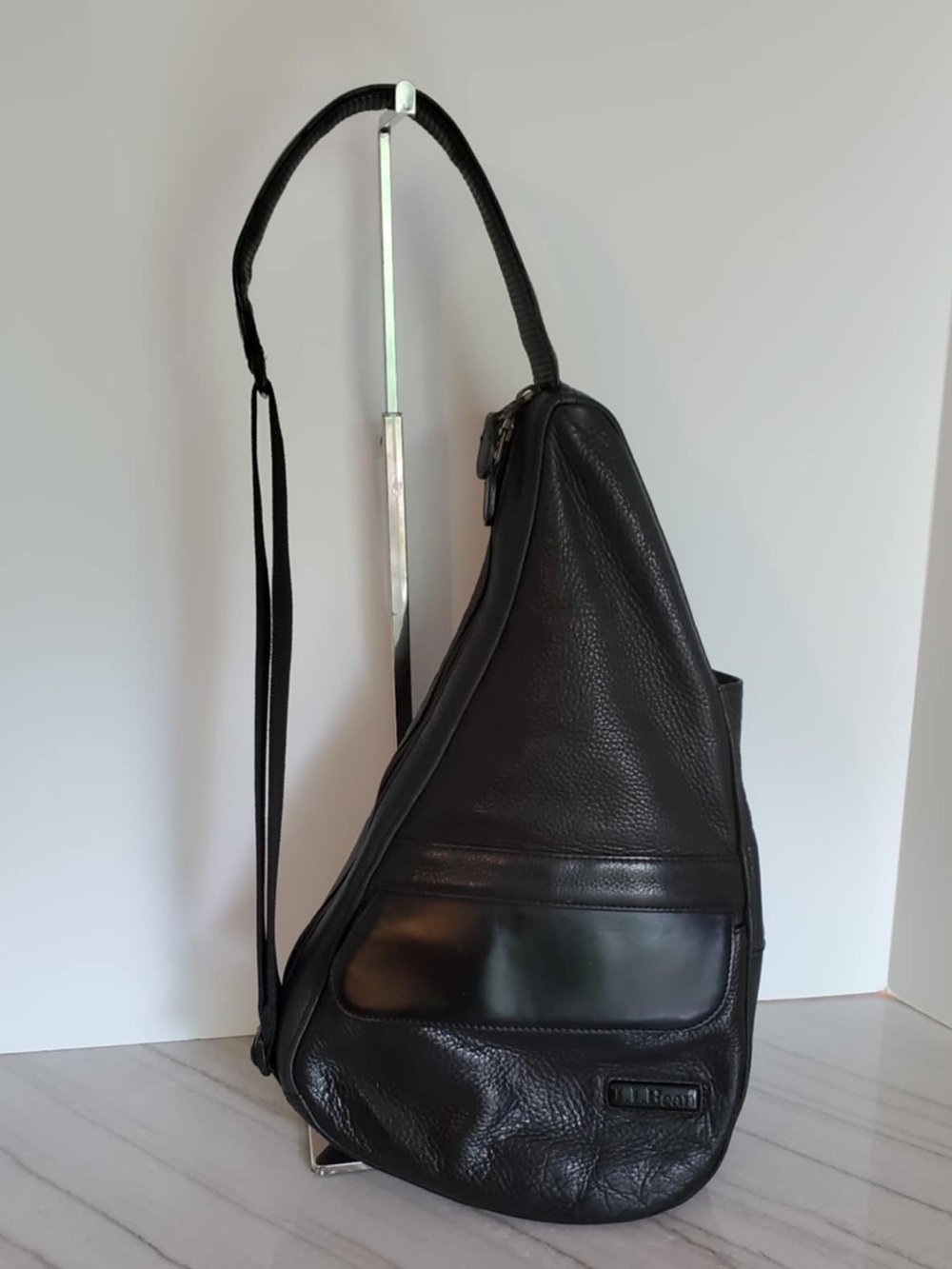 L. L. Bean Ameribag Leather Healthy Back Bag